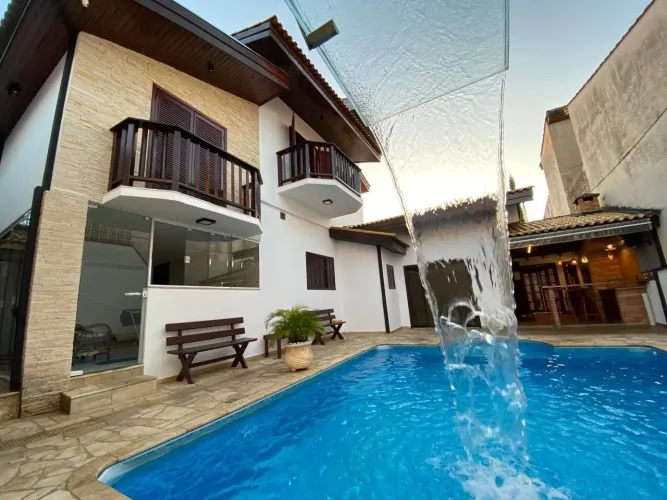 Casa para Venda em Sorocaba, Jardim Astro, 3 dormitórios, 2 suítes, 6 banheiros, 3 vagas