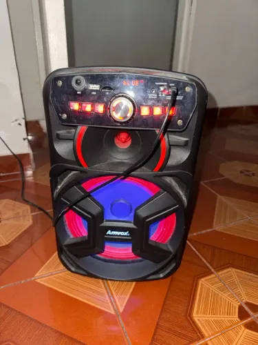 Vendo caixa de som AMVOX Gigante 2 extremamente nova