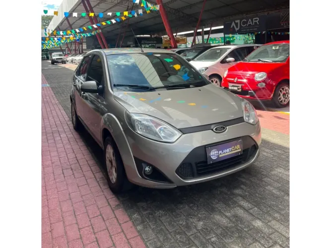 Ford Fiesta Sedan SE 1.6 8V Flex 4P 2014