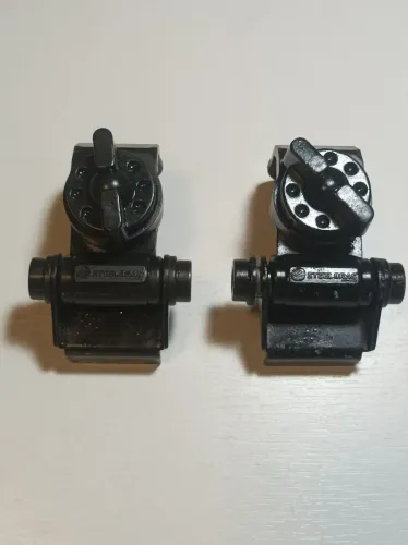 Suporte de antena móvel bi-articulado para radioamador