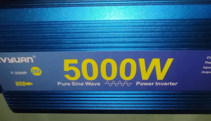 Inversor lvyuan 24v 220v 60hz 2500w em curto, vendido para retirada de peças ou conserto.