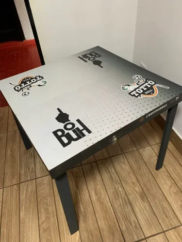 Mesa de madeira portátil 