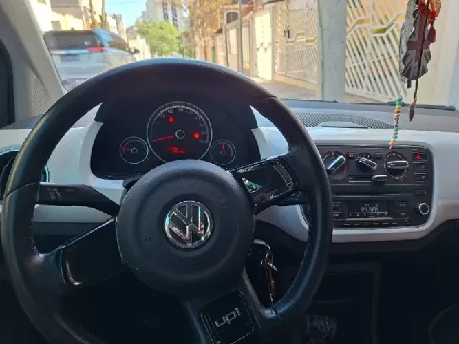Volkswagen Up! Black/white/red 1.0 T. Flex 12V 5P 2015