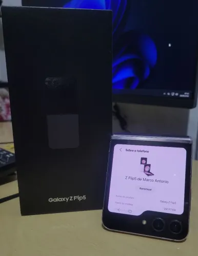 Galaxy Z Flip5 256GB (com defeito)