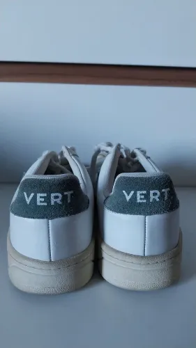 Tenis em couro VERT  V-12  35