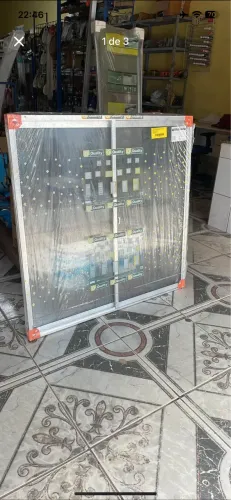 Janela de vidro lisa
