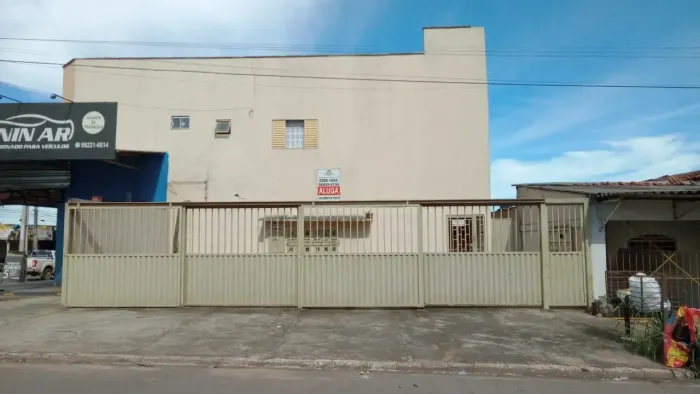 Apato/kitnete simples 2 quartos, suíte, sobreloja, Pq. das Amendoeiras prox. Cais  e Sup B