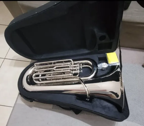 Tuba magnum by quasar