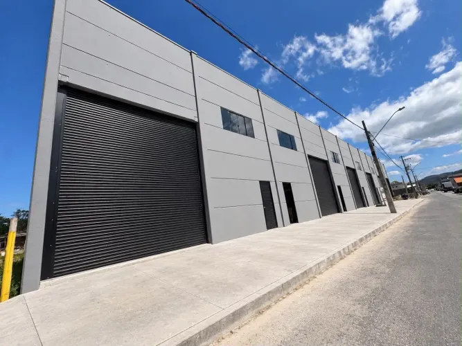 3 Galpões de 400 m2 Itapema sc Bairro Morretes