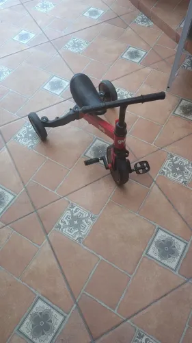 Bicleta de equilíbrio e pedal