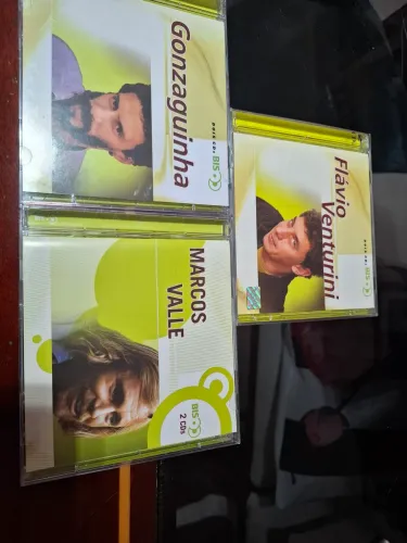 3 cds (CADA UM COM 2) Marcos Valle, Gonzaguinha e Flávio Venturini. 