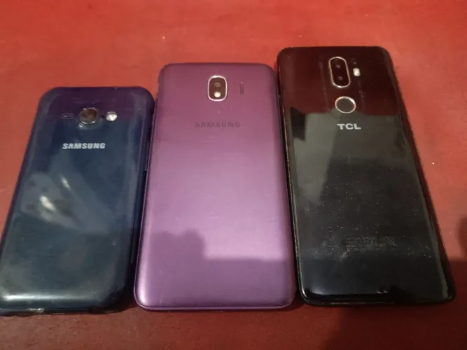 Celulares para retirar peças
