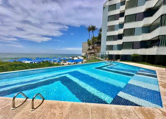 Apartamento quarto e sala para aluguel no Terrazzo Rio Vermelho - 63m2 - 1/4 - Vista Mar -