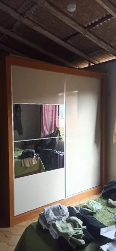 Guarda roupa de 2,000 por 