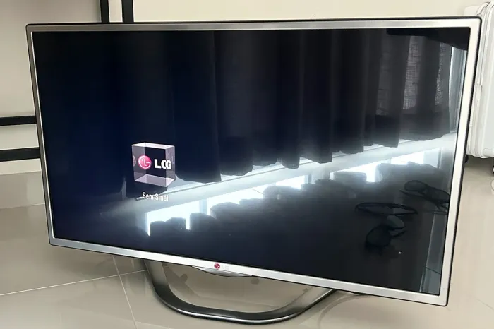TV LG 32" LED Cinema 3D - Conversor Digital - Ótimo estado