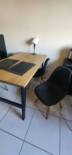 4 cadeiras eiffel / eames + mesa