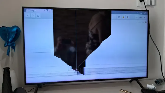 Tv 49" Samsung com defeito para retirar peças