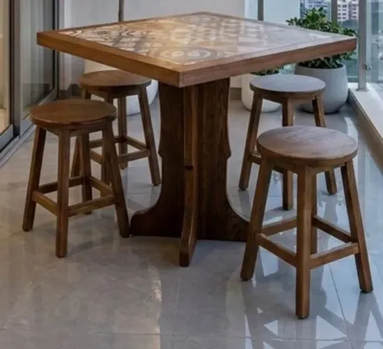 Mesa cadeira maciça + 4 bancos