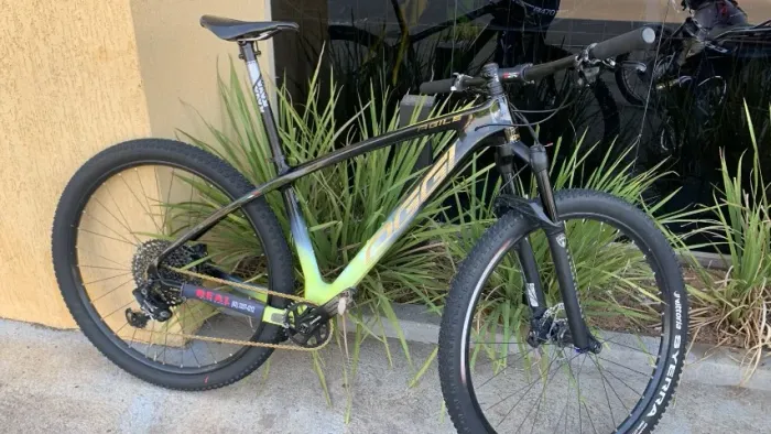 Bicicleta Mtb Oggi Agile Sport Boost 17 Carbon GX 