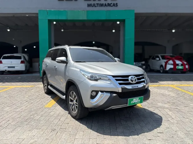 Toyota Hilux CD SRX 4X4 2.8 TDI 16V Diesel Aut. 2017