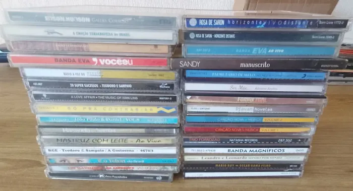 Lote com 30 CDs diversos