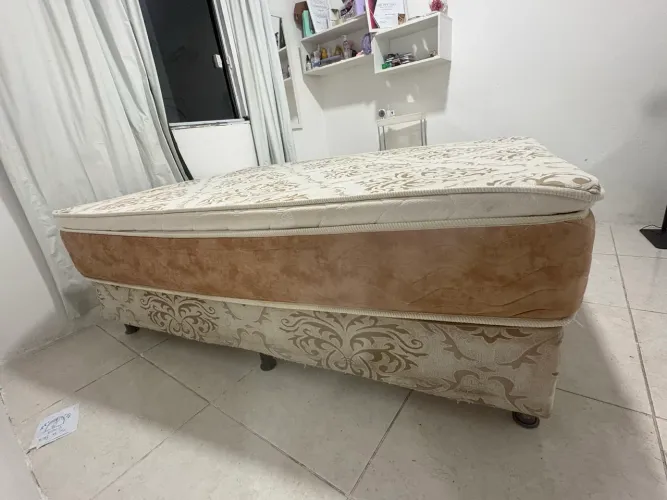 Cama queen ( 1,58 x 1,98 )