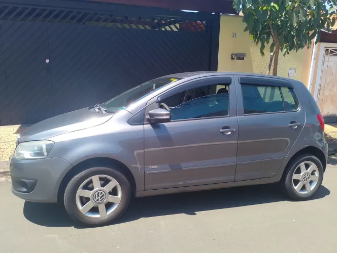 Volkswagen Fox 1.0 MI Total Flex 8V 5P 2012