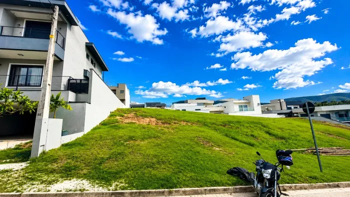 TERRENO A VENDA NO CONDOMÍNIO RESERVA ERMIDA - Eloy Chaves - JUNDIAÍ/SP. PORTARIA I.