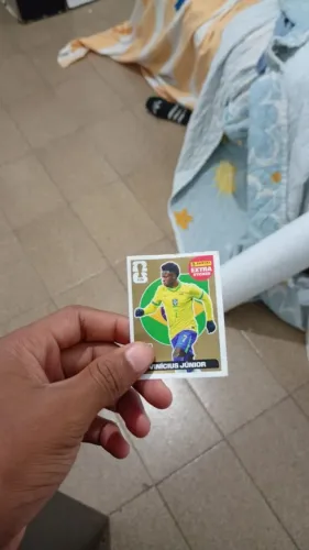 Vendo carta Extra sticker Gold do (Vini Jr)