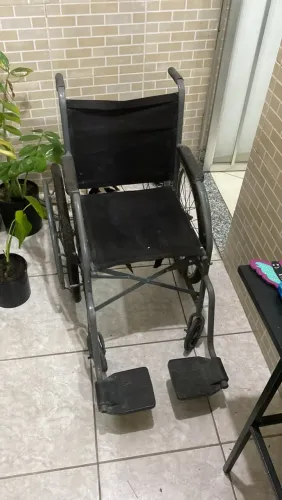 Vendo cadeira de rodas