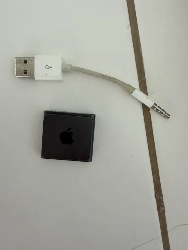 iPod shuffle 4