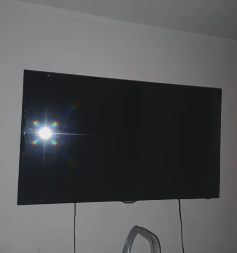 Vendé-se SMART TV 46 POLEGADAS E SUPORTW ARTICULAVEL DE PAREDE