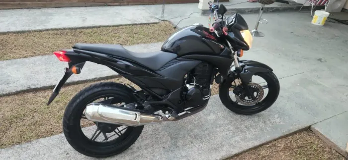 Vendo Honda CB 300R