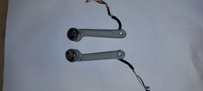 Dois braços traseiro do DJI mini 3