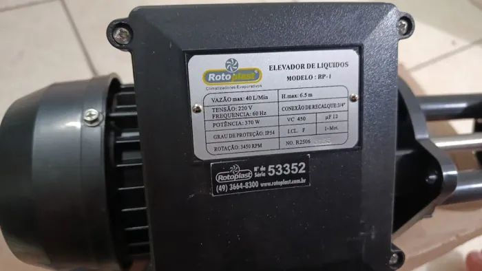 Bomba d'água rotoplast e visor rotoplast novo 
