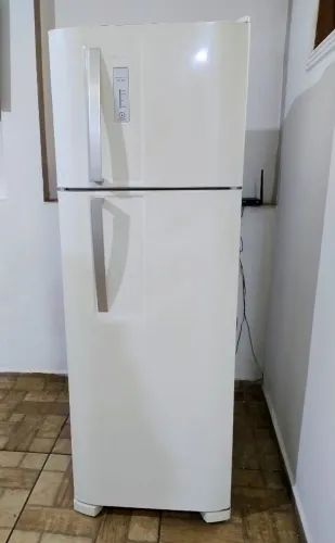 Geladeira Electrolux Frost Free DF36A - IMPECÁVEL