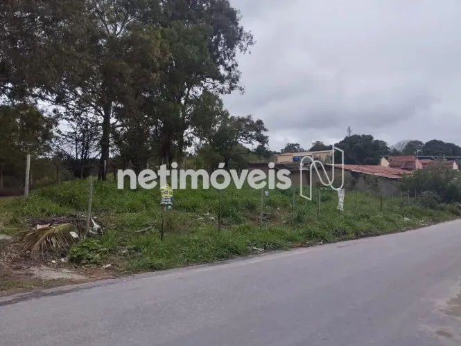 Imóvel urbano situado em Esmeraldas correspondente