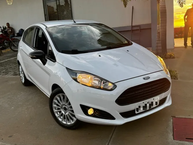 Ford Fiesta SEL 1.6 16V Flex Mec. 5P 2017