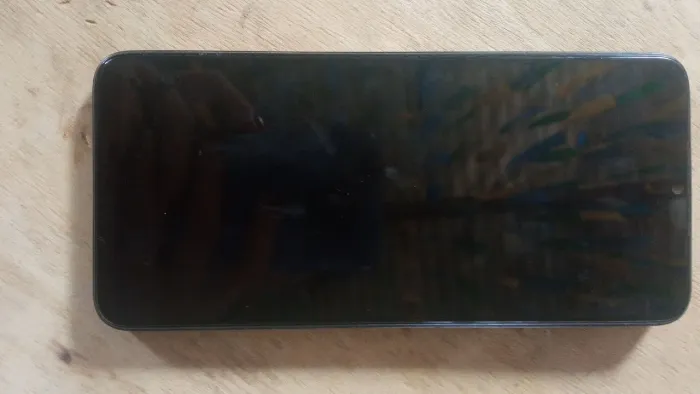 Infinix HOT 30i<br>128GB<br>VALOR 200