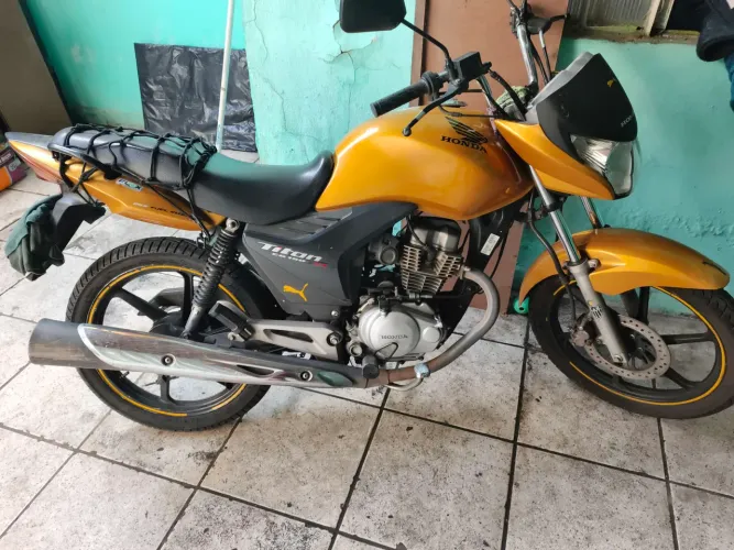 Titan 150 ex