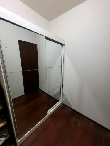 Guarda roupa 2 portas de espelho e de correr