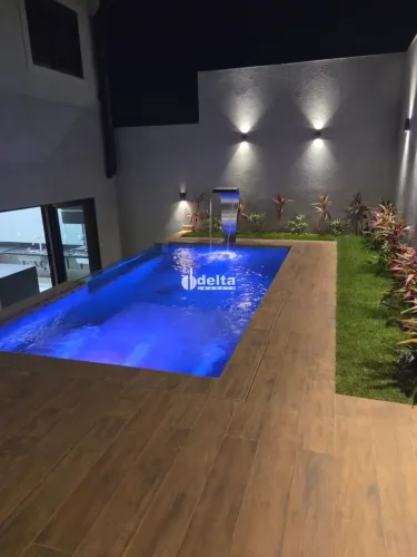 Casa em condomínio com 3 quartos e 3 suítes disponível para venda no bairro Granja Marileu