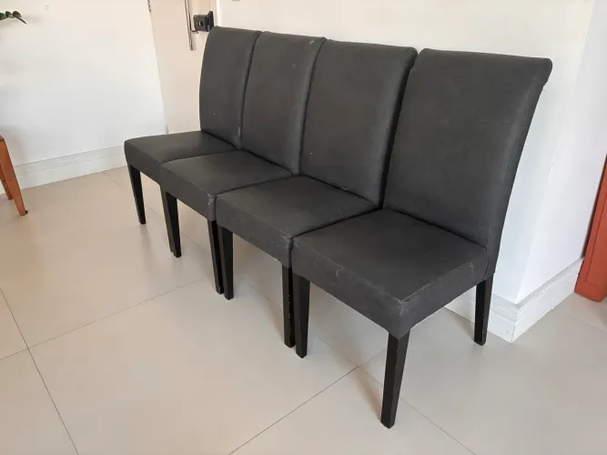 Vendo 4 cadeiras em perfeito estado 