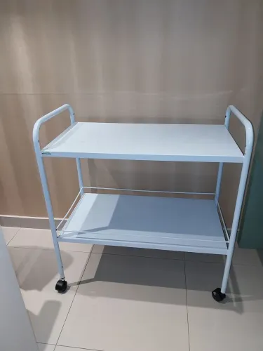 Mesa auxiliar para consultório 