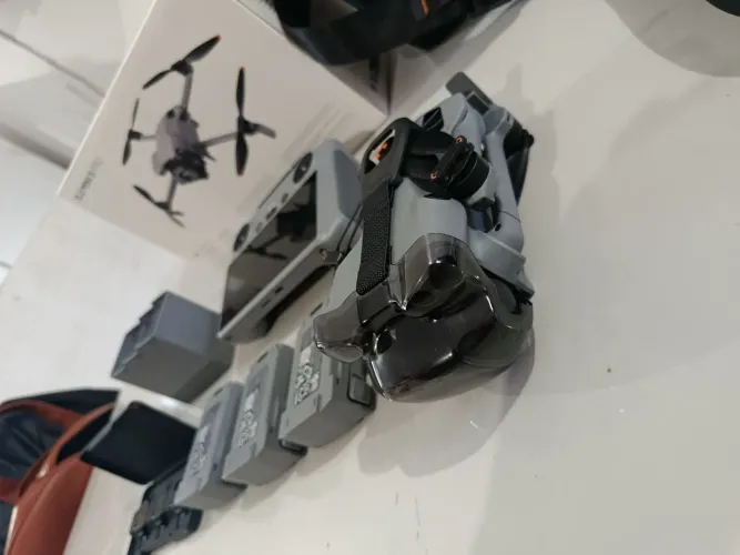 Mini 5pro BR muito novo, kit fly more combo