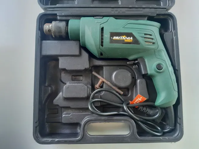 PRA VENDER RÁPIDO!! FURADEIRA BRITÂNIA 650W POTÊNCIA