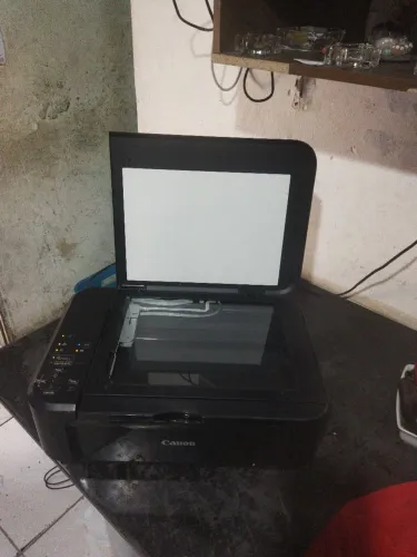 vende-se impressora semi nova canon utilizada so um vez 