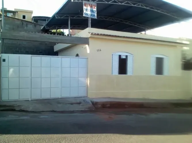 Casa no Água Vermelha 2 Quartos garagem para 4 carros