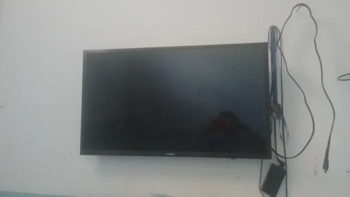Vendo tv Samsung 32 polegadas smart