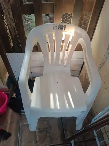 Cadeira de plástico
